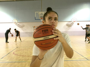 Dounia BENOUAMA : "Avant, le basket était pour moi un rêve...". Photo Désiré AMAN